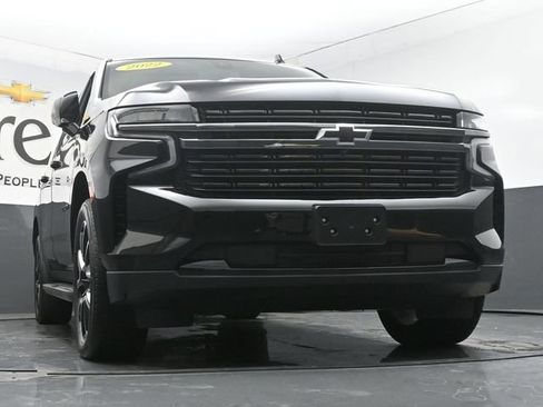 Used 2022 Chevrolet Suburban RST w/ Luxury Package AWD/4WD image 3