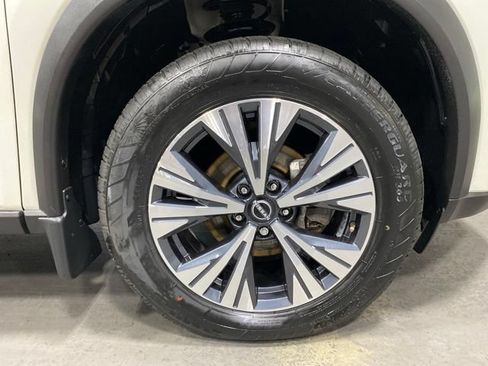Certified 2023 Nissan Rogue SV w/ SV Premium B Package AWD/4WD image 32