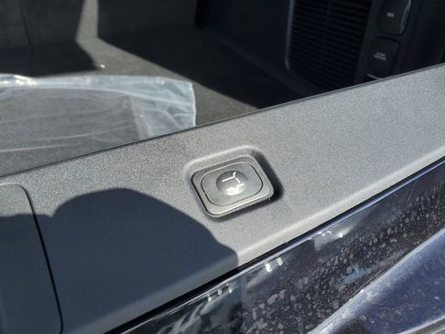 New 2025 Lincoln Navigator L Reserve w/ Jet Appearance Package image 8