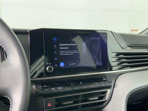 Used 2025 Toyota Camry SE image 23