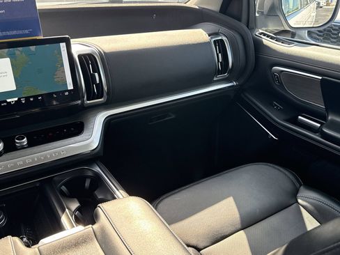 Certified 2025 Ford Expedition Platinum AWD/4WD image 20