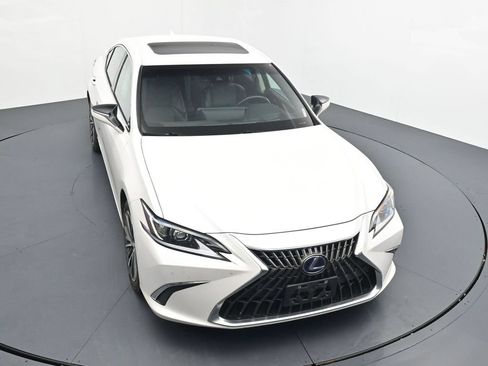 Used 2022 Lexus ES 300h w/ Premium Package FWD image 10