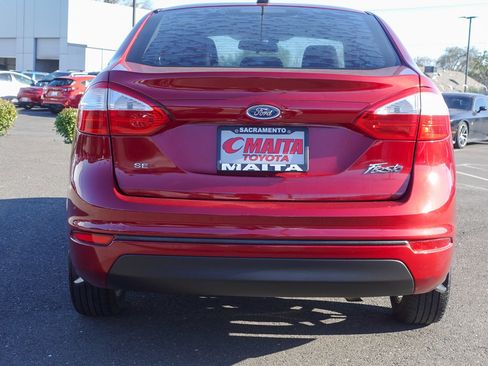 Used 2017 Ford Fiesta SE image 6