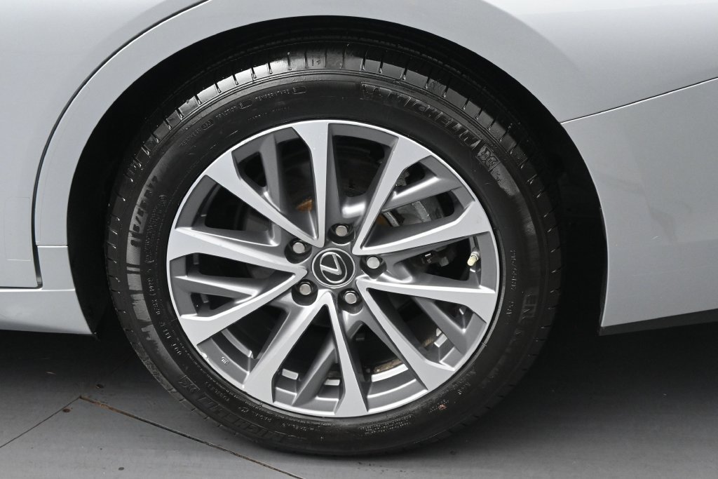Used 2022 Lexus ES 350 w/ ES 350 Ultra Luxury Package FWD image 37