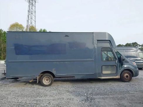 Used 2022 Ford Transit 350 DRW image 3