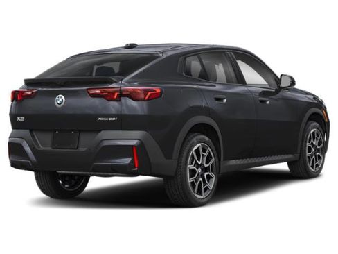 New 2026 BMW X2 xDrive28i image 2