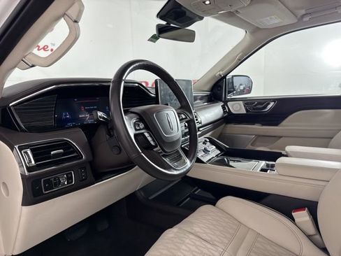 Used 2024 Lincoln Navigator Black Label image 12