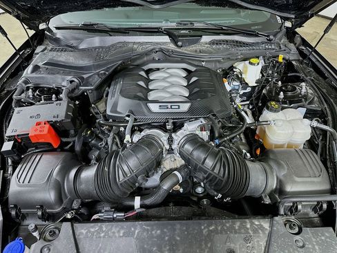 Used 2024 Ford Mustang GT Premium image 9