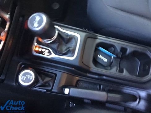 Used 2023 Jeep Wrangler Sport S image 37