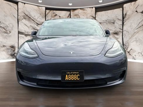 Used 2018 Tesla Model 3 Long Range AWD/4WD image 2