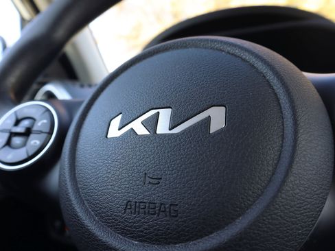 Used 2022 Kia Soul LX w/ Technology Package image 22