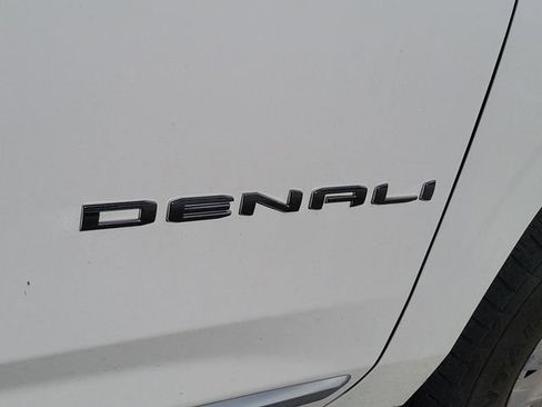 Used 2024 GMC Yukon XL Denali RWD image 5