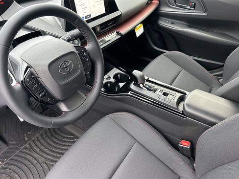 New 2026 Toyota Prius SE image 10