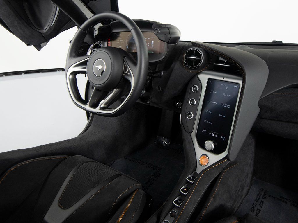 Used 2025 McLaren 750S RWD image 26