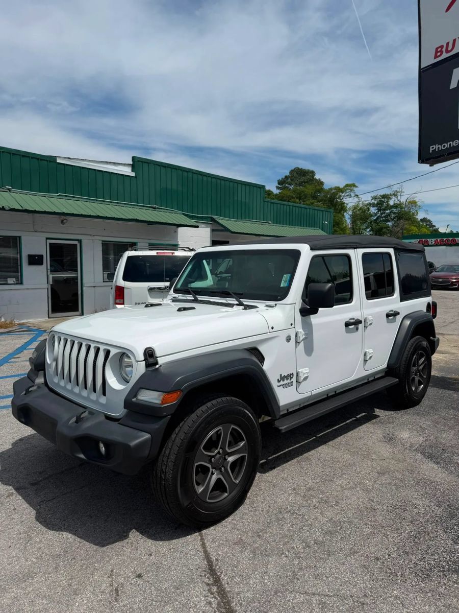 Used 2018 Jeep Wrangler Unlimited Sport S AWD/4WD image 3
