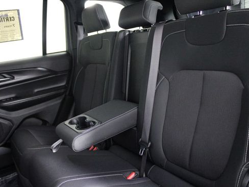 Used 2025 Jeep Grand Cherokee Laredo X RWD image 19