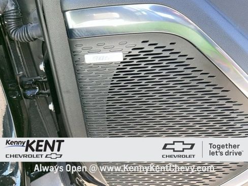 Used 2025 GMC Acadia Elevation image 17