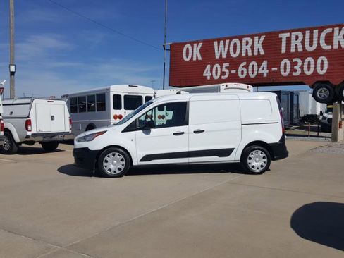 Used 2020 Ford Transit Connect XL image 2