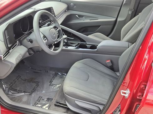 Used 2023 Hyundai Elantra Blue FWD image 9