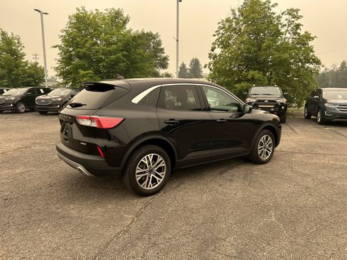Used 2022 Ford Escape SEL w/ Equipment Group 302A AWD/4WD image 3