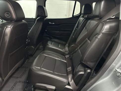 Used 2023 GMC Acadia SLT image 34