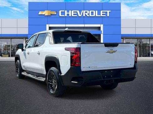 Certified 2024 Chevrolet Silverado EV W/T AWD/4WD image 8