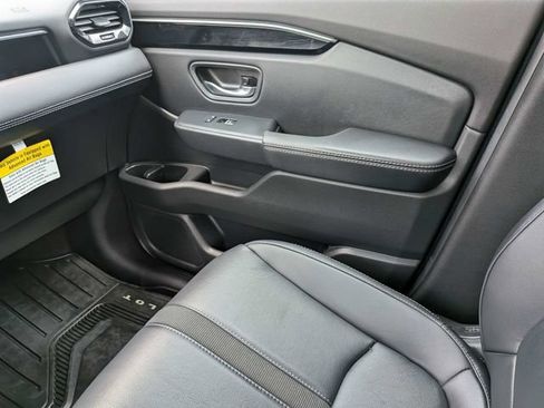 Used 2025 Honda Pilot EX-L image 19