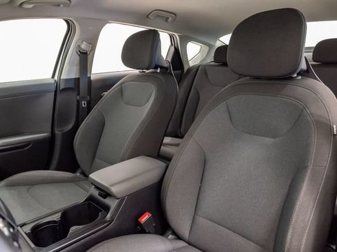 Used 2025 Kia K4 FWD image 9