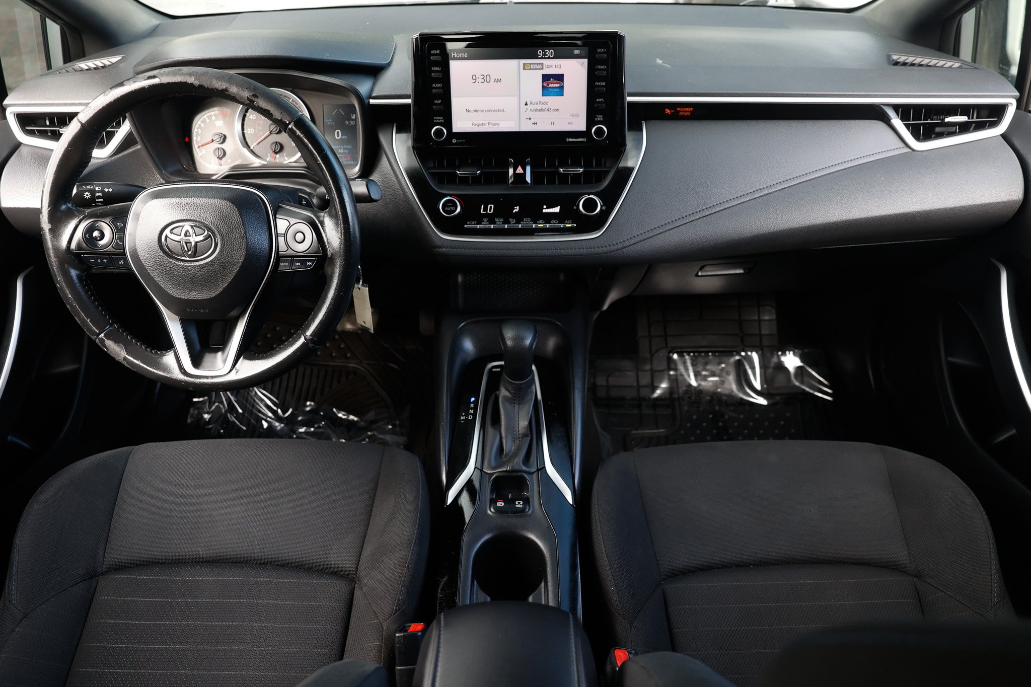 Used 2022 Toyota Corolla SE FWD image 2