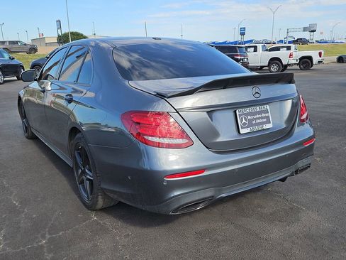 Certified 2017 Mercedes-Benz E 300 4MATIC image 5
