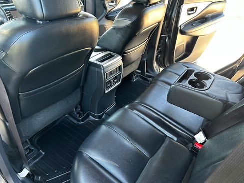 Used 2017 Nissan Murano Platinum w/ Platinum Technology Package FWD image 18