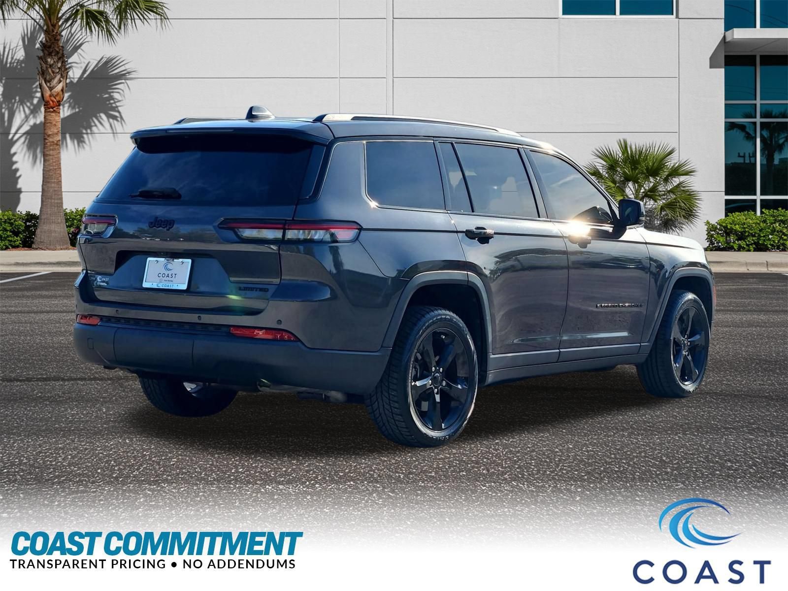 Used 2022 Jeep Grand Cherokee L Limited w/ Black Appearance Package RWD image 6