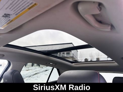 Used 2023 Buick Envision Essence w/ Sport Touring Package image 17