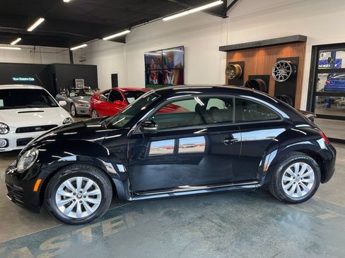Used 2019 Volkswagen Beetle 2.0T S FWD image 5
