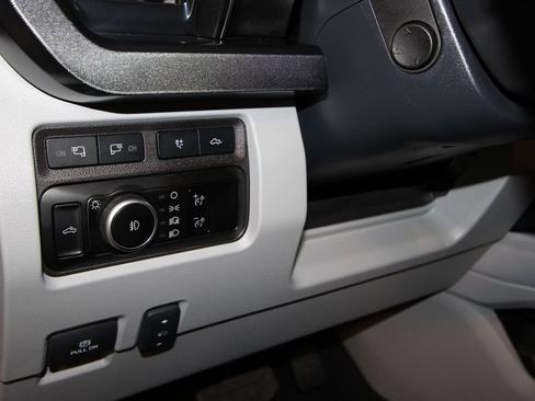 Used 2024 Ford F250 Limited AWD/4WD image 11
