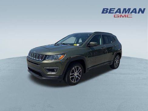 Used 2020 Jeep Compass Latitude FWD image 3