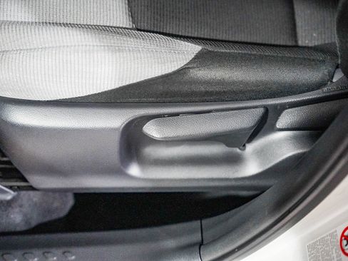 Certified 2019 Toyota C-HR XLE image 21