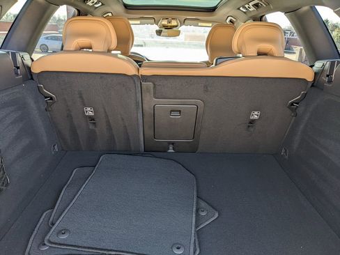 Certified 2025 Volvo XC60 B5 Ultra w/ Protection Package Premier image 27