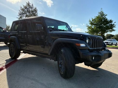 Used 2025 Jeep Wrangler Unlimited Sport AWD/4WD image 4