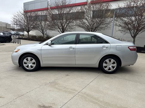 Used 2008 Toyota Camry LE image 9
