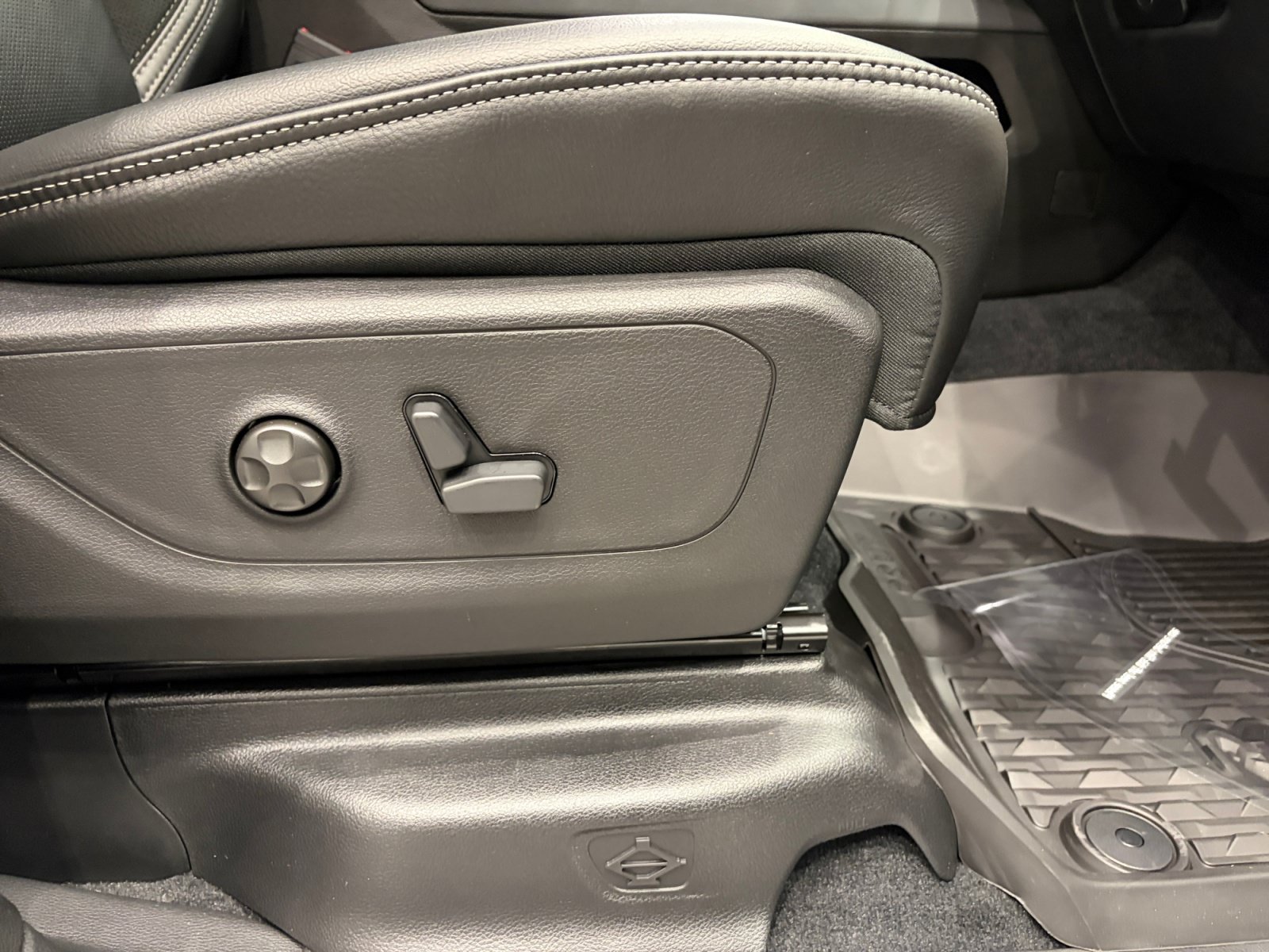 New 2026 RAM 1500 RHO w/ Bed Utility Group AWD/4WD image 32