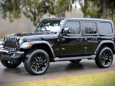 Used 2023 Jeep Wrangler Unlimited Sahara image 33