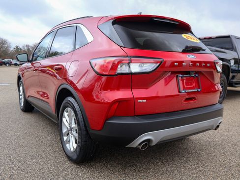 Used 2022 Ford Escape SE w/ Convenience Package image 3