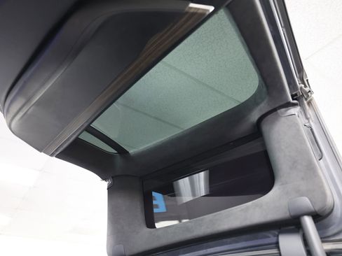 Used 2016 Tesla Model X 90D image 42