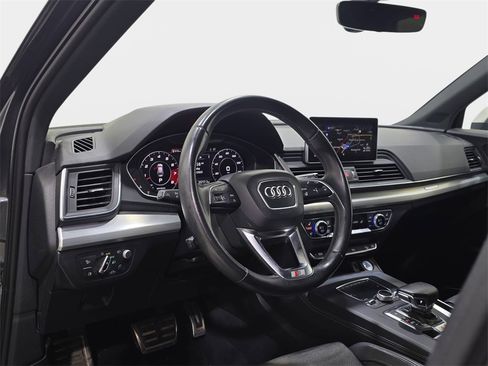 Used 2018 Audi SQ5 Prestige w/ Prestige Package image 17