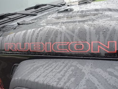 Used 2021 Jeep Gladiator Rubicon w/ Cold Weather Group AWD/4WD image 12