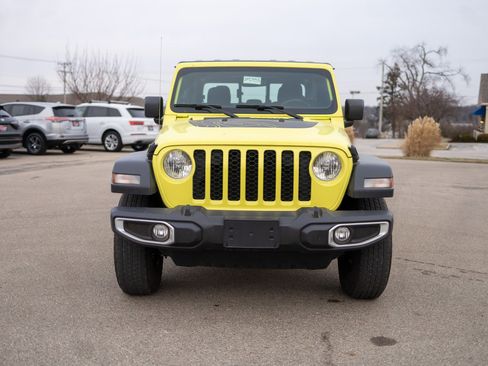 Used 2023 Jeep Gladiator Sport image 15