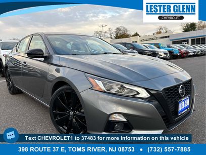 Used 2022 Nissan Altima 2.5 SR w/ Midnight Edition Package
