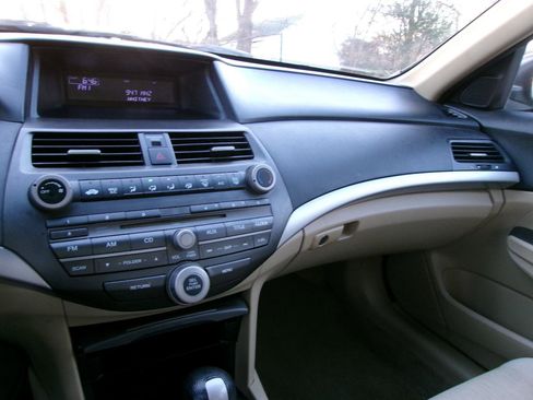 Used 2012 Honda Accord LX image 11