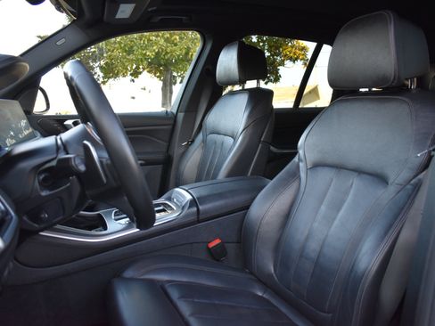 Used 2019 BMW X5 xDrive50i w/ Parking Assistance Package image 24